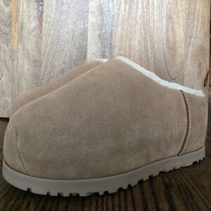 UGG Pumped Slide Slipper (Women) 10